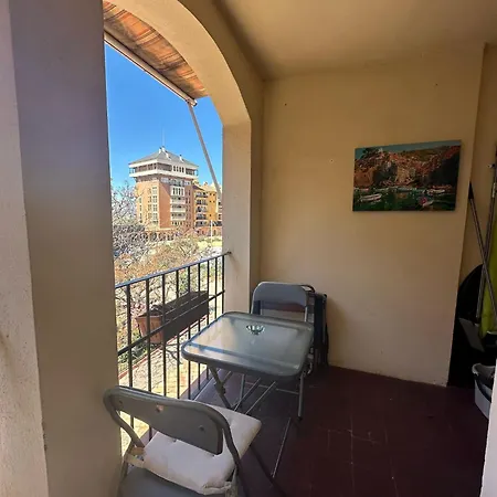 3 Valencia *